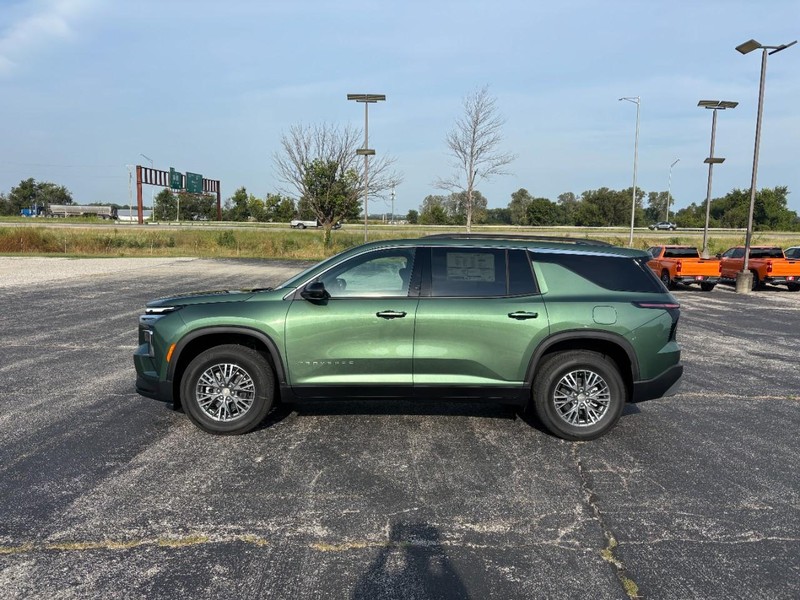 Chevrolet Traverse Vehicle Full-screen Gallery Image 2