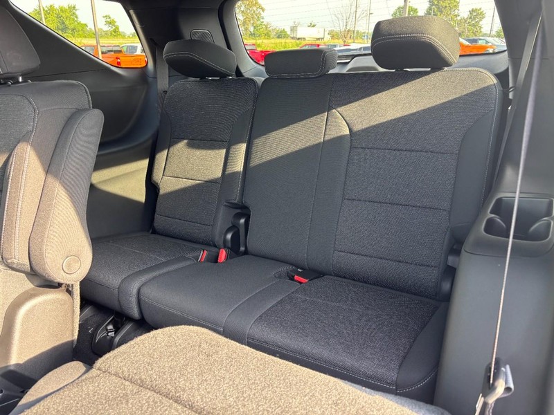 Chevrolet Traverse Vehicle Full-screen Gallery Image 5