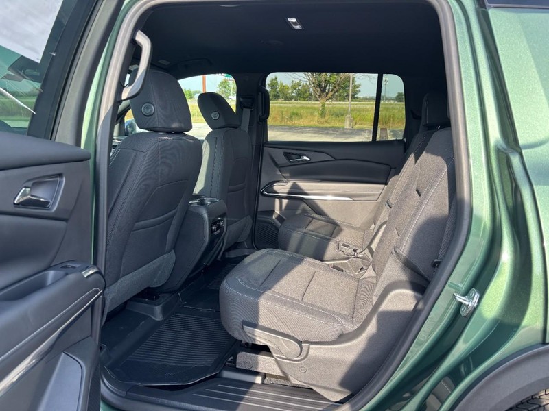Chevrolet Traverse Vehicle Full-screen Gallery Image 6