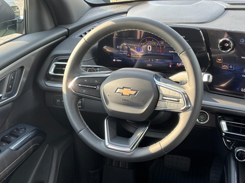 Chevrolet Traverse Vehicle Full-screen Gallery Image 8