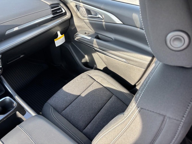 Chevrolet Traverse Vehicle Full-screen Gallery Image 10