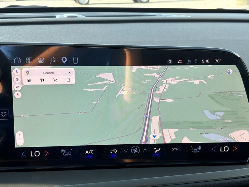 Chevrolet Traverse Vehicle Full-screen Gallery Image 17