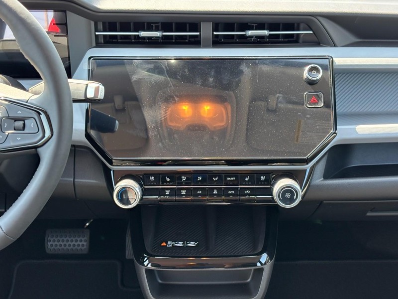 Chevrolet Bolt Vehicle Full-screen Gallery Image 8