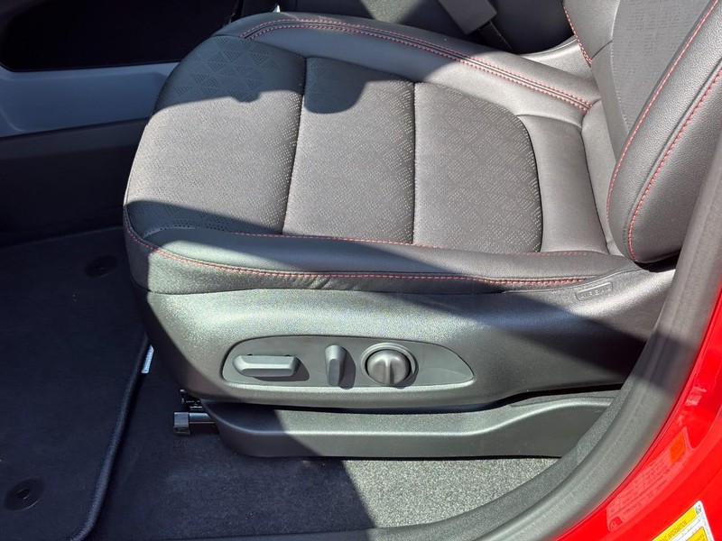 Chevrolet Bolt Vehicle Full-screen Gallery Image 10