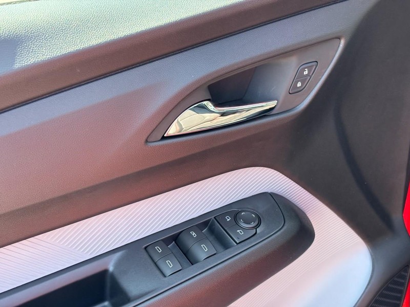 Chevrolet Bolt Vehicle Full-screen Gallery Image 11