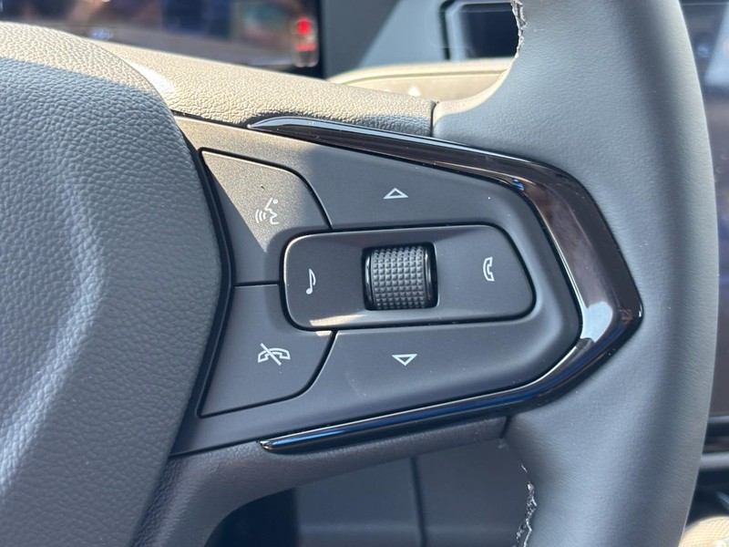 Chevrolet Bolt Vehicle Full-screen Gallery Image 13