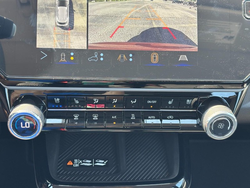Chevrolet Bolt Vehicle Full-screen Gallery Image 18