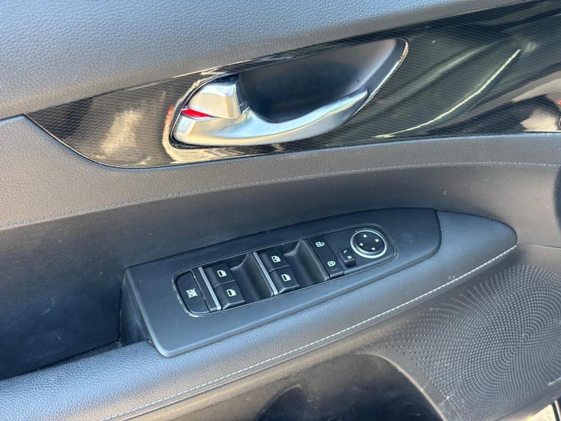 Kia Forte Vehicle Full-screen Gallery Image 16