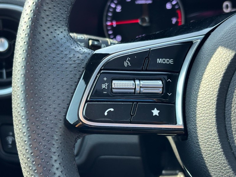Kia Forte Vehicle Full-screen Gallery Image 17