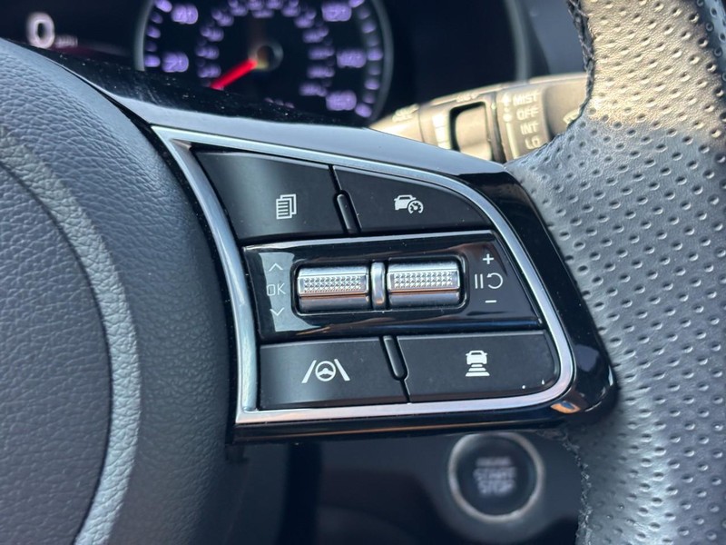 Kia Forte Vehicle Full-screen Gallery Image 18