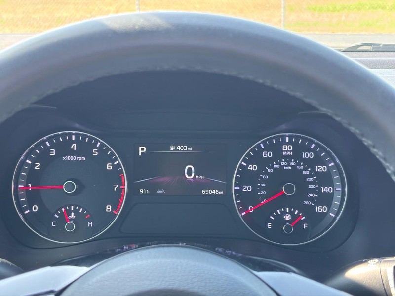 Kia Forte Vehicle Full-screen Gallery Image 19