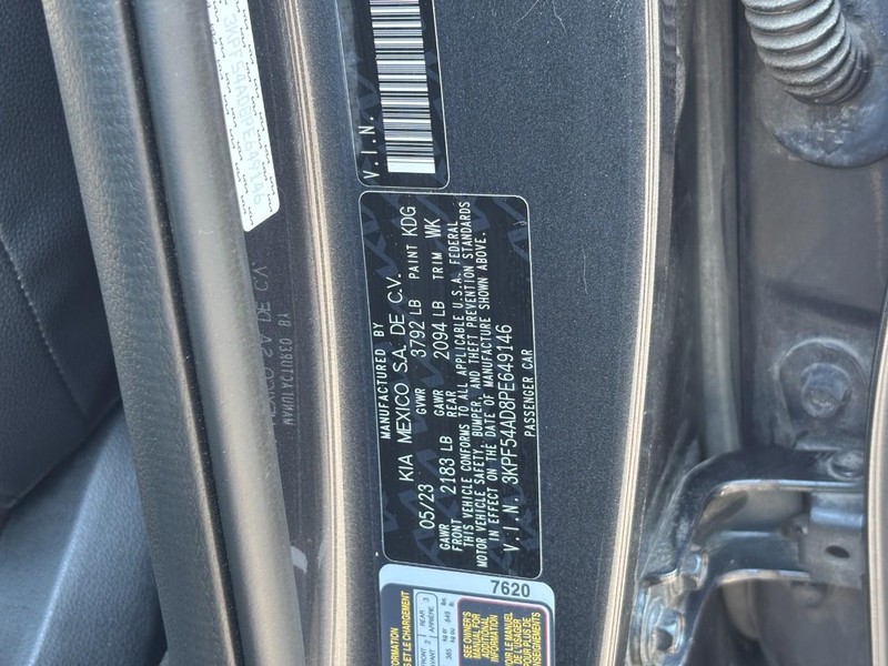 Kia Forte Vehicle Full-screen Gallery Image 24