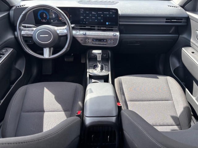 2025 Hyundai Kona SEL - Photo 11