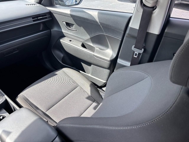 2025 Hyundai Kona SEL - Photo 14