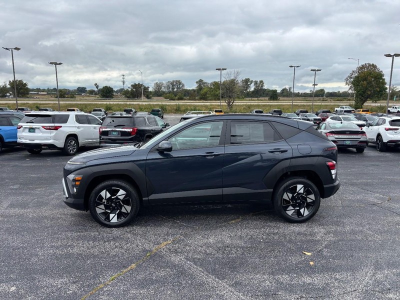 Hyundai Kona Vehicle Full-screen Gallery Image 02