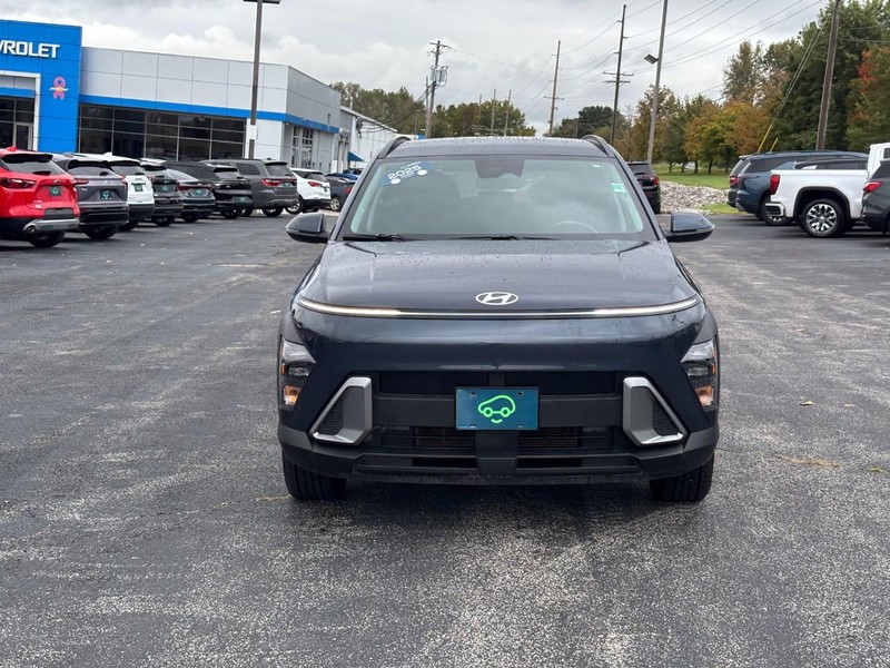 Hyundai Kona Vehicle Full-screen Gallery Image 08