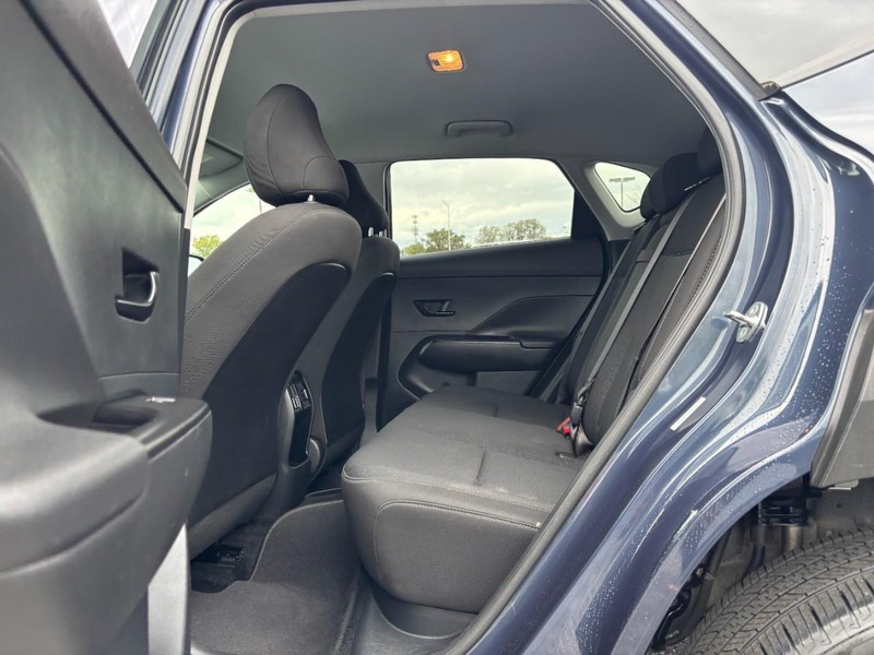 Hyundai Kona Vehicle Full-screen Gallery Image 10