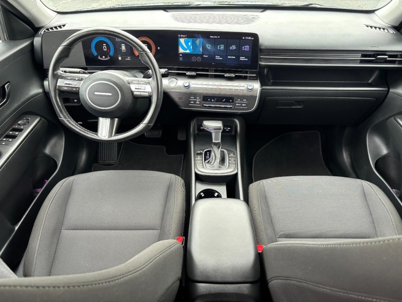 Hyundai Kona Vehicle Full-screen Gallery Image 11