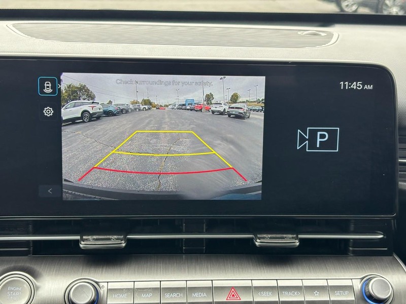 Hyundai Kona Vehicle Full-screen Gallery Image 21