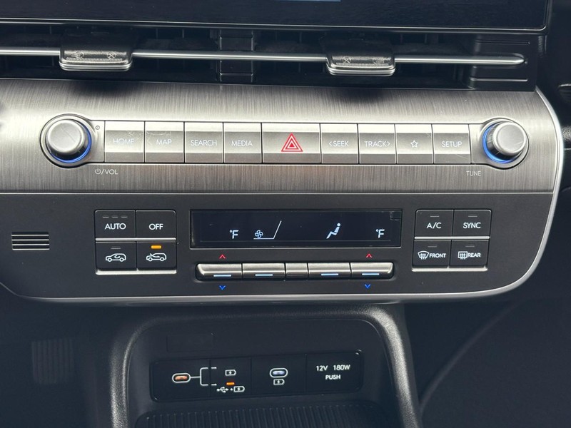 Hyundai Kona Vehicle Full-screen Gallery Image 22