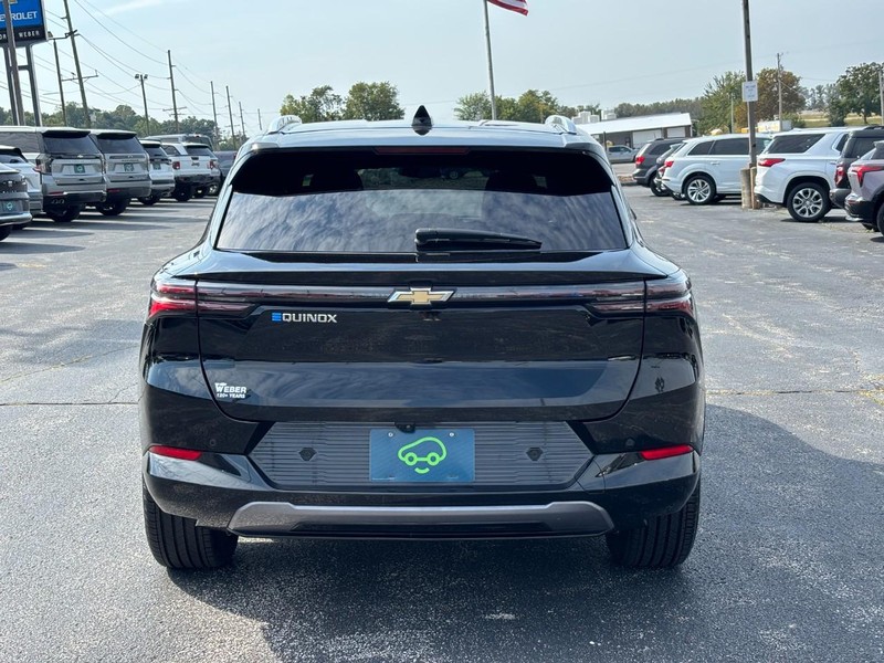 Chevrolet Equinox EV Vehicle Full-screen Gallery Image 04