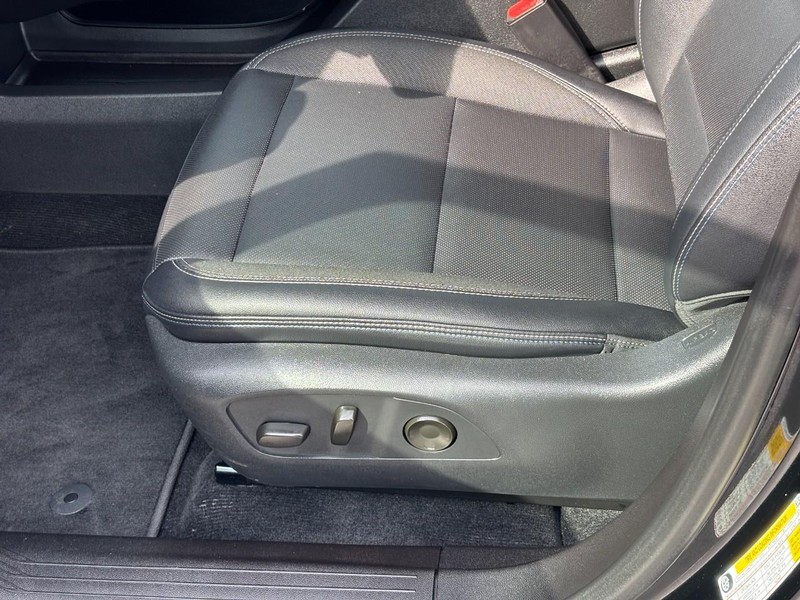 Chevrolet Equinox EV Vehicle Full-screen Gallery Image 15