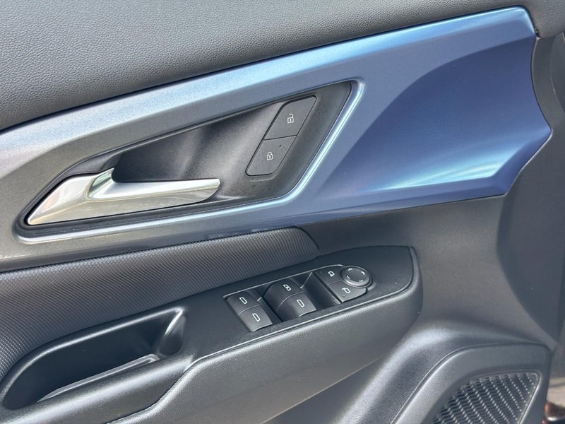 Chevrolet Equinox EV Vehicle Full-screen Gallery Image 16