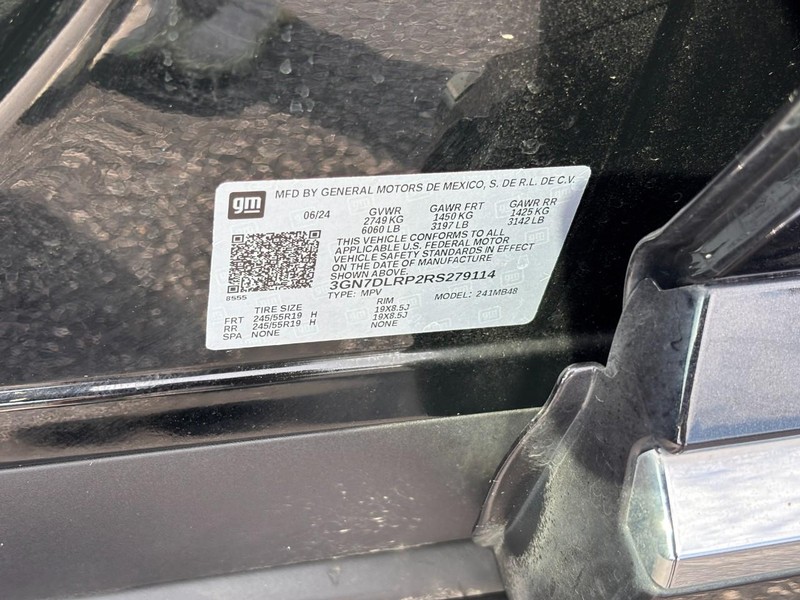 Chevrolet Equinox EV Vehicle Full-screen Gallery Image 24