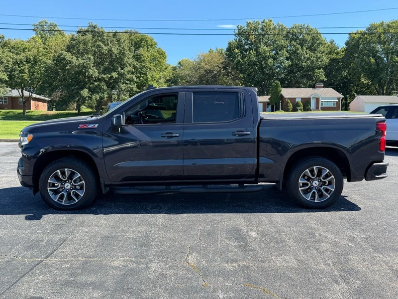 Chevrolet Silverado 1500 Vehicle Full-screen Gallery Image 02