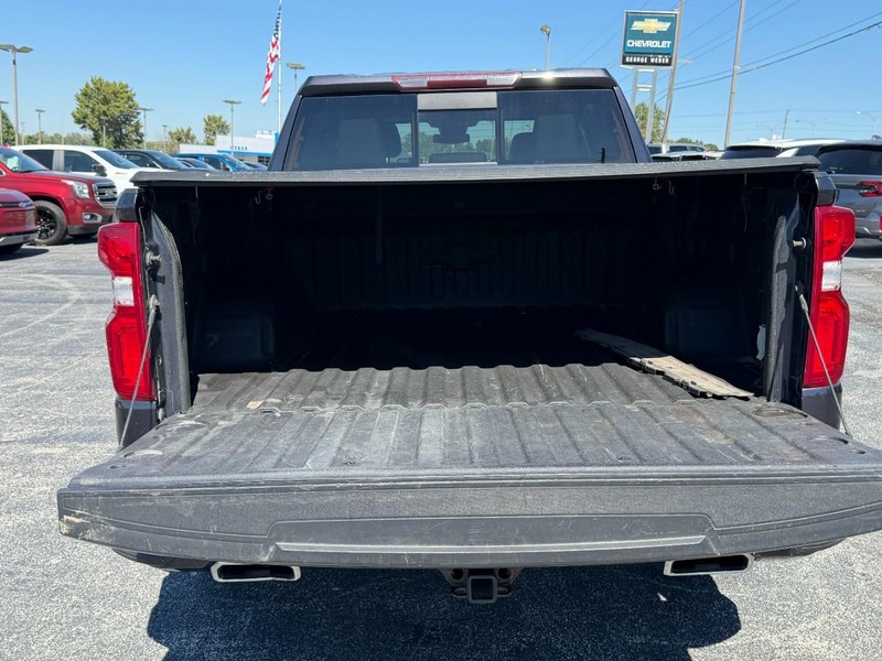 Chevrolet Silverado 1500 Vehicle Full-screen Gallery Image 05