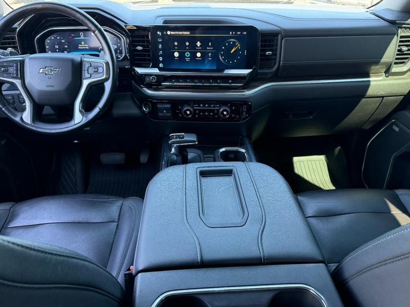 Chevrolet Silverado 1500 Vehicle Full-screen Gallery Image 11