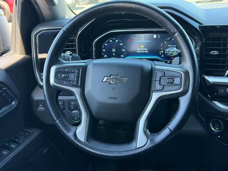 Chevrolet Silverado 1500 Vehicle Full-screen Gallery Image 12