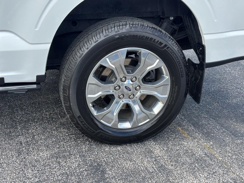 Ford F-150 Vehicle Full-screen Gallery Image 09