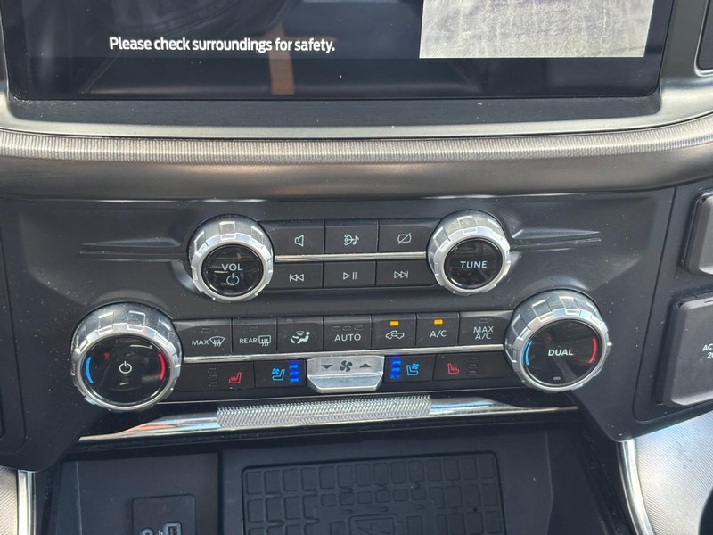 Ford F-150 Vehicle Full-screen Gallery Image 23