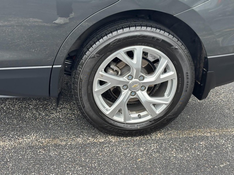 Chevrolet Equinox Vehicle Full-screen Gallery Image 09