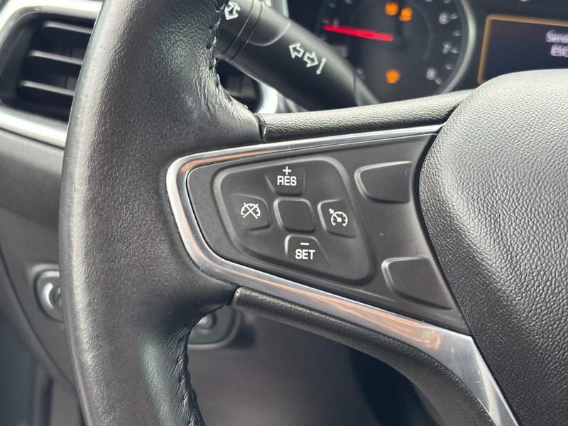 Chevrolet Equinox Vehicle Full-screen Gallery Image 17