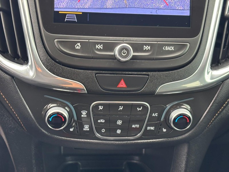 Chevrolet Equinox Vehicle Full-screen Gallery Image 22
