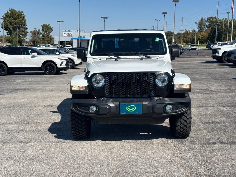 Jeep Gladiator Vehicle Full-screen Gallery Image 08