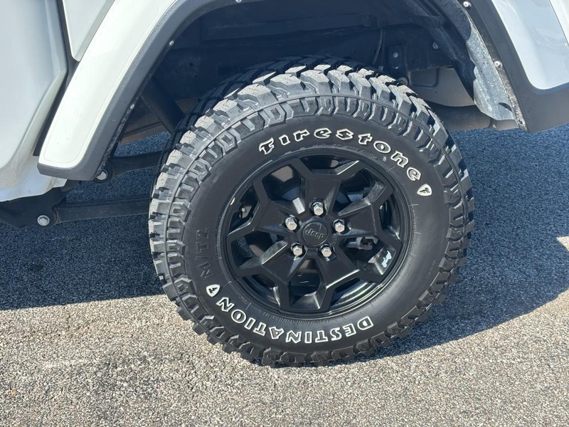 Jeep Gladiator Vehicle Full-screen Gallery Image 09