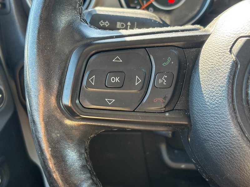 Jeep Gladiator Vehicle Full-screen Gallery Image 17