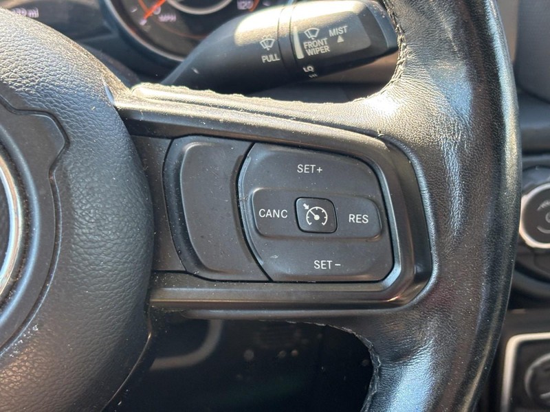 Jeep Gladiator Vehicle Full-screen Gallery Image 18