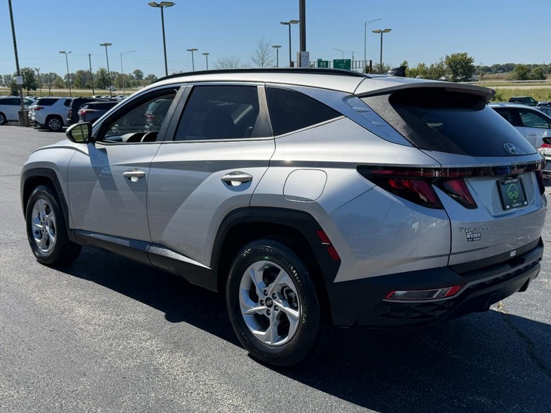 Hyundai Tucson Vehicle Full-screen Gallery Image 03
