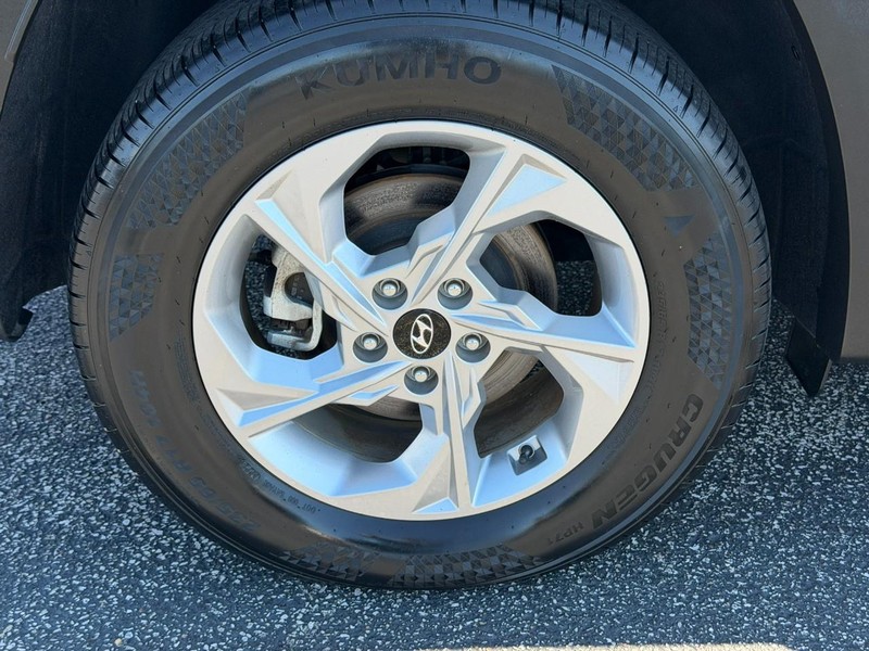 Hyundai Tucson Vehicle Full-screen Gallery Image 06