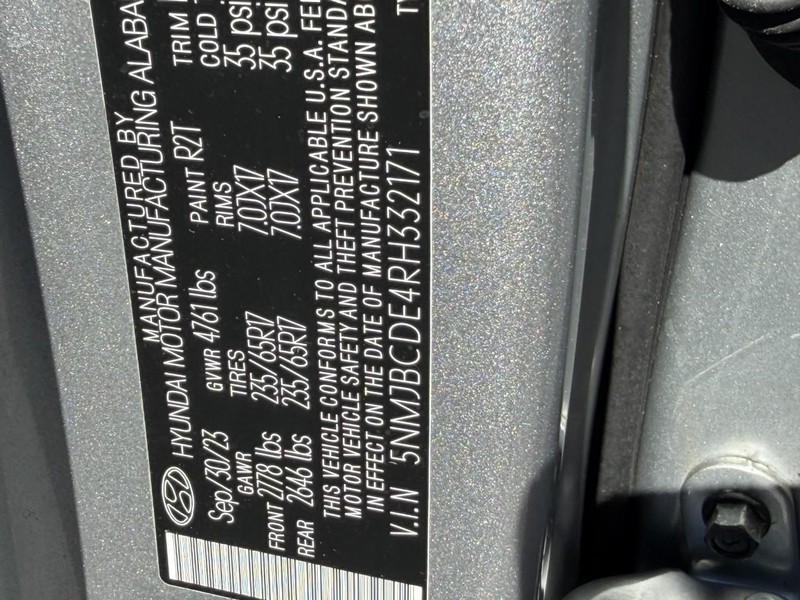 Hyundai Tucson Vehicle Full-screen Gallery Image 23