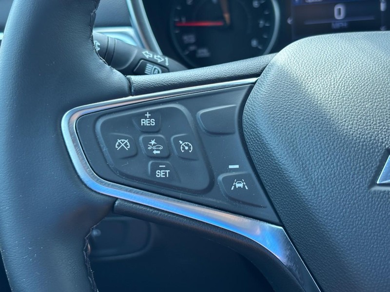 Chevrolet Equinox Vehicle Full-screen Gallery Image 17