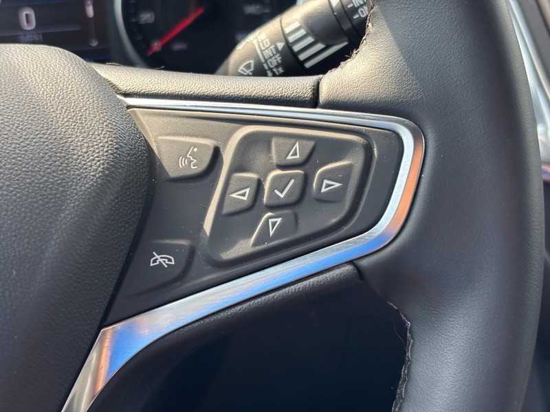 Chevrolet Equinox Vehicle Full-screen Gallery Image 18