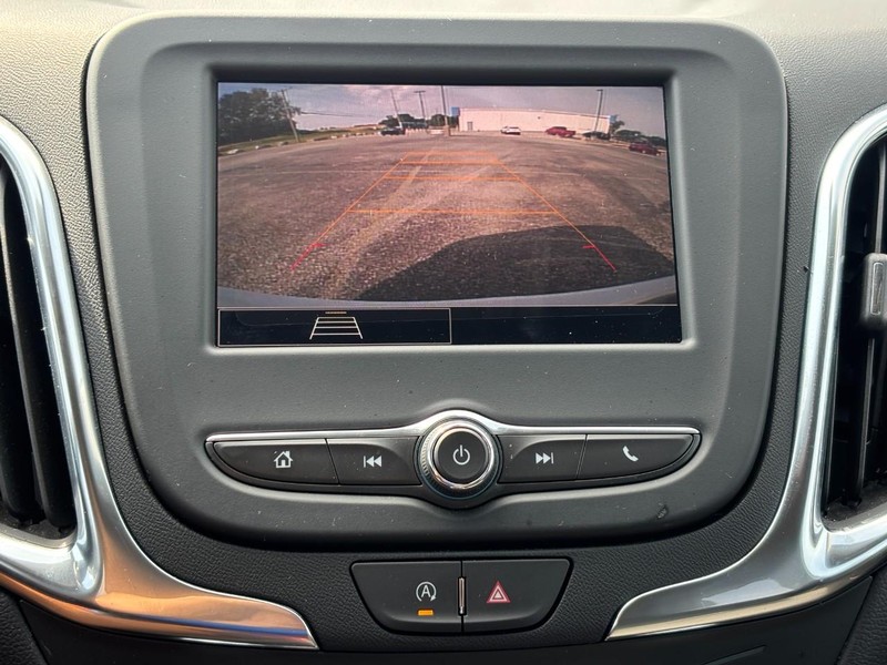 Chevrolet Equinox Vehicle Full-screen Gallery Image 21