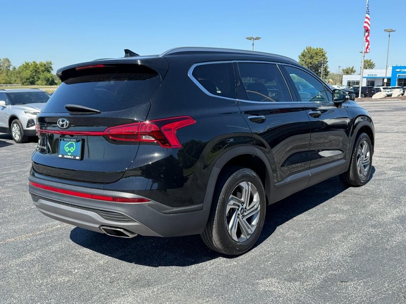 Hyundai Santa Fe Vehicle Full-screen Gallery Image 07