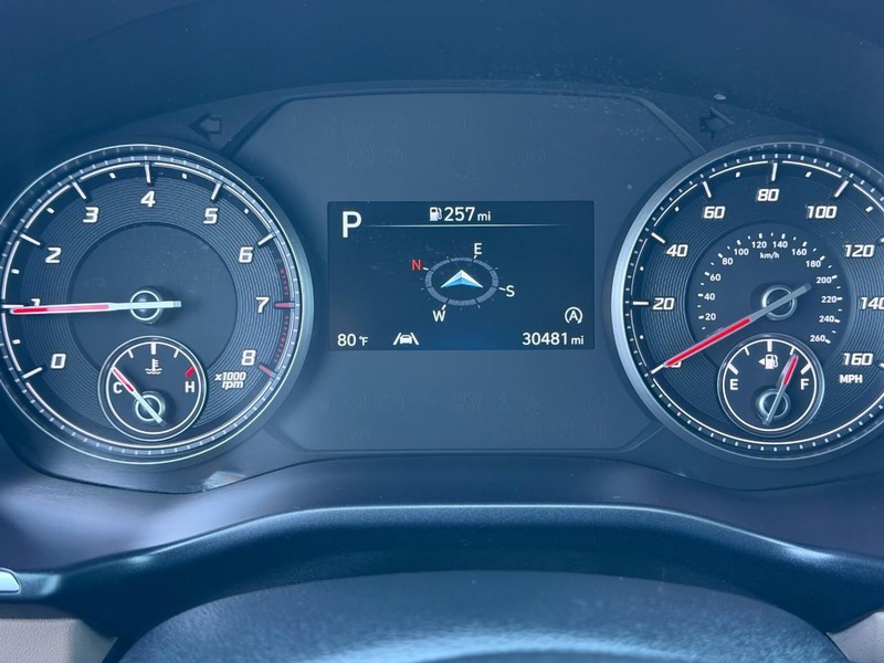 Hyundai Santa Fe Vehicle Full-screen Gallery Image 20