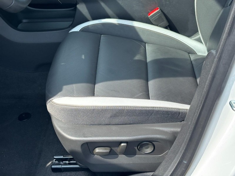 Buick Envision Vehicle Full-screen Gallery Image 15